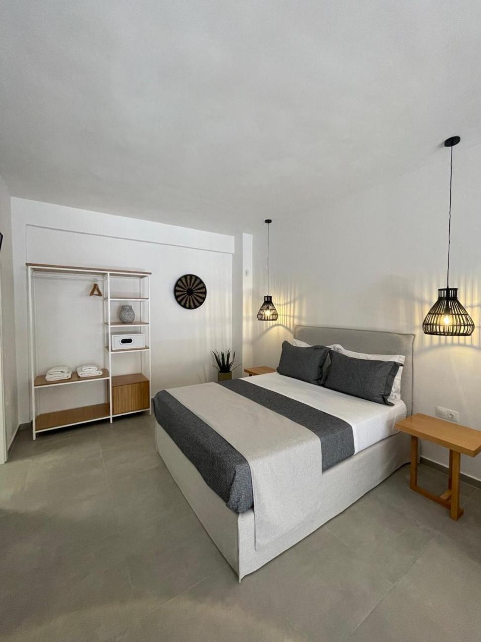 Trocadero Luxury Suites Ermioni Exterior foto